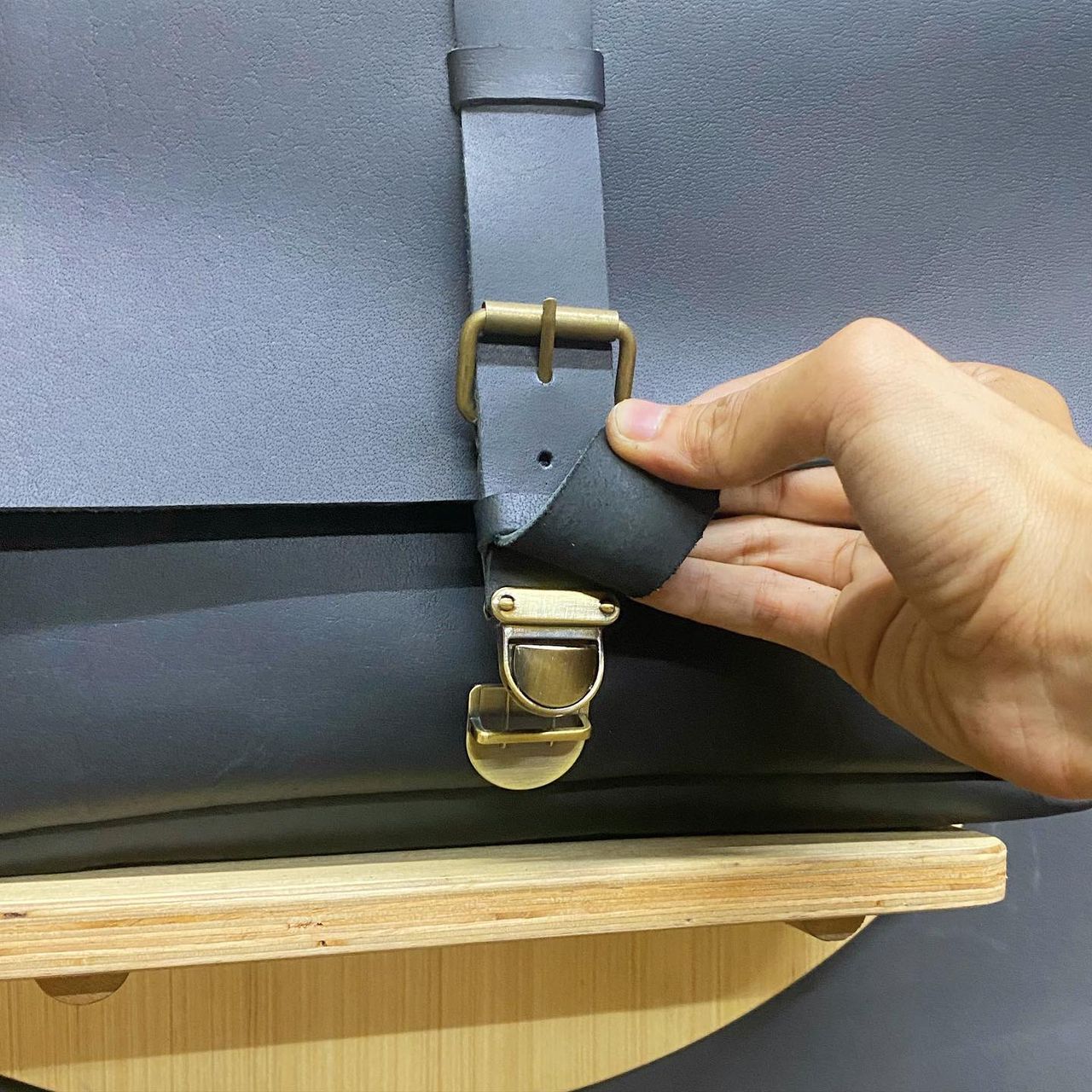 Simple Messenger bag Kotak Ilham